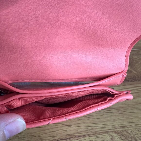Badgley Mischka Pearl Strap Phone Case Crossbody Diamond Quilting Coral NWT - Picture 7 of 7